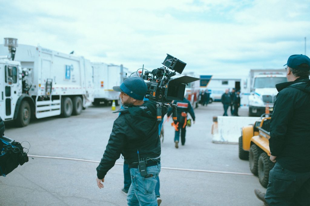 kjølecontainere brukes til å frakte filmutstyr og filmrekvisita